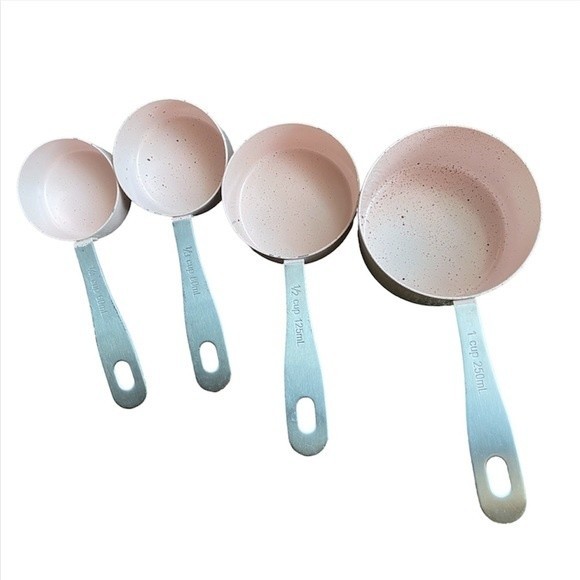 Metal Pink Measuring Cups - Picture 4 of 5